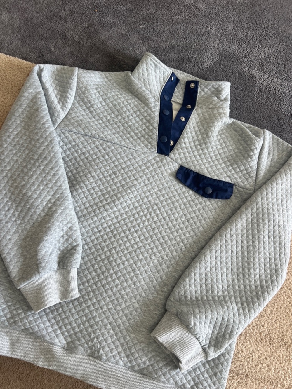 Amazon Quilted Light Gray Pullover Sweater with Navy Trim